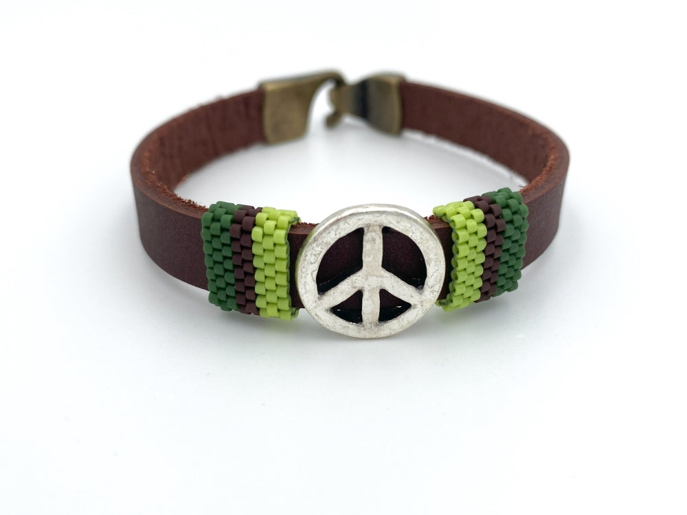 Handmade leather men's bracelet decorated with beaded inlays and peace sign sliding bead - Ornamentico shop