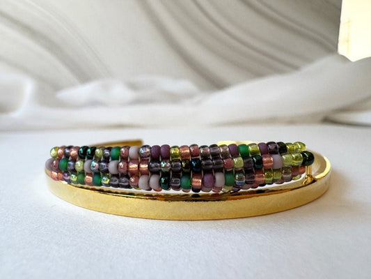 Gold-plated Indian Corn Linear bracelet with a narrow band of multicolored TOHO glass beads in green, pink, plum, copper and yellow - Ornamentico shop