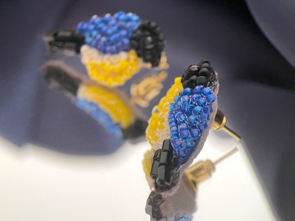 Beaded small stud earrings imitating bright blue tit birds - Ornamentico shop