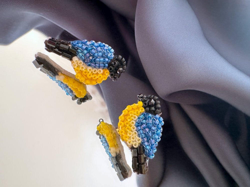 Beaded small stud earrings imitating bright blue tit birds - Ornamentico shop