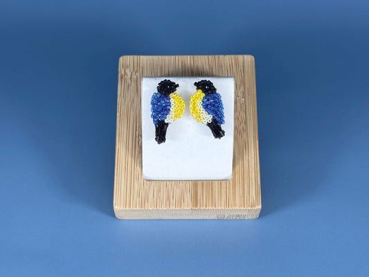 Beaded small stud earrings imitating bright blue tit birds - Ornamentico shop