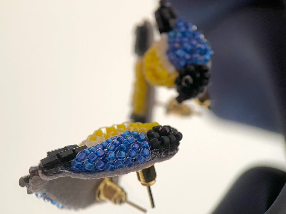 Beaded small stud earrings imitating bright blue tit birds - Ornamentico shop