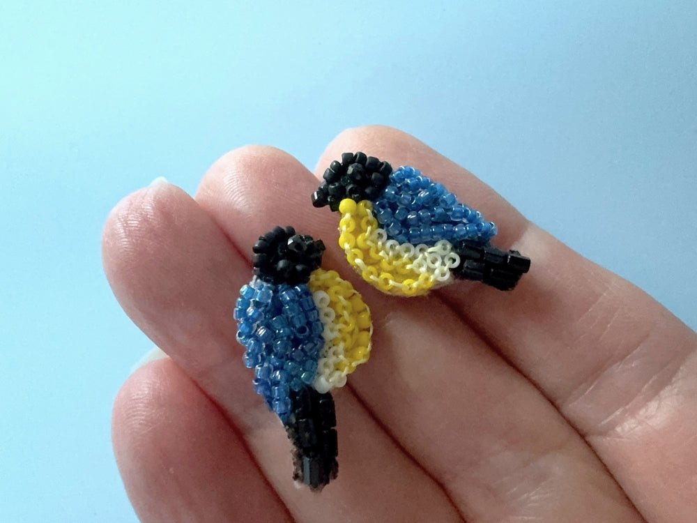 Beaded small stud earrings imitating bright blue tit birds - Ornamentico shop