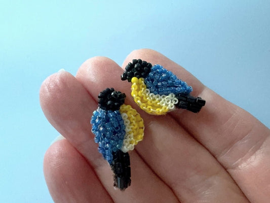 Beaded small stud earrings imitating bright blue tit birds - Ornamentico shop