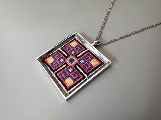 Unique hand embroidered pendant in oriental design, set in custom silver frame - Ornamentico shop