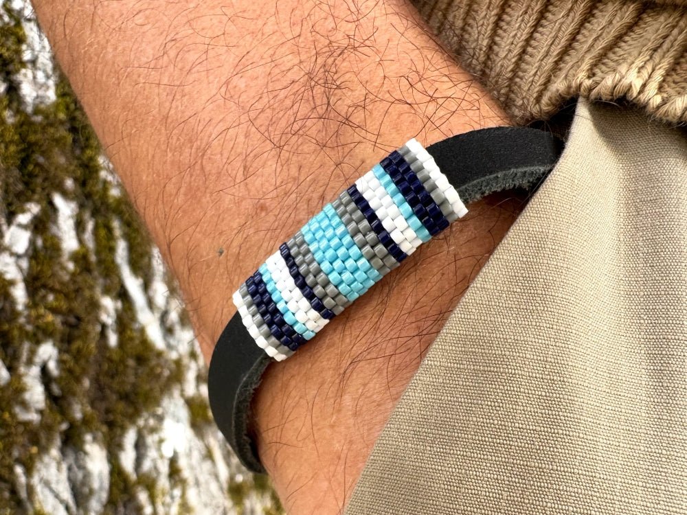 Leather bracelet with peyote stitch beaded inlay in cold blue, white and grey colors - Ornamentico shop