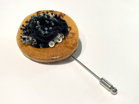 Handmade pin brooch with black velvet floral beadwork on polished beechwood - Ornamentico shop