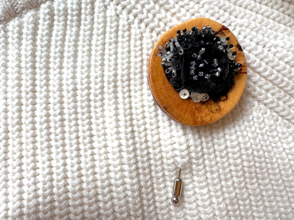 Handmade pin brooch with black velvet floral beadwork on polished beechwood - Ornamentico shop