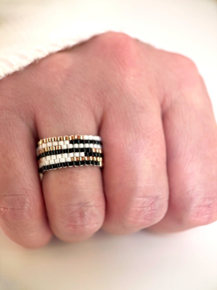 Handmade volume-beaded statement ring with floral design, polymer clay & sequins in blue hues - Ornamentico shop