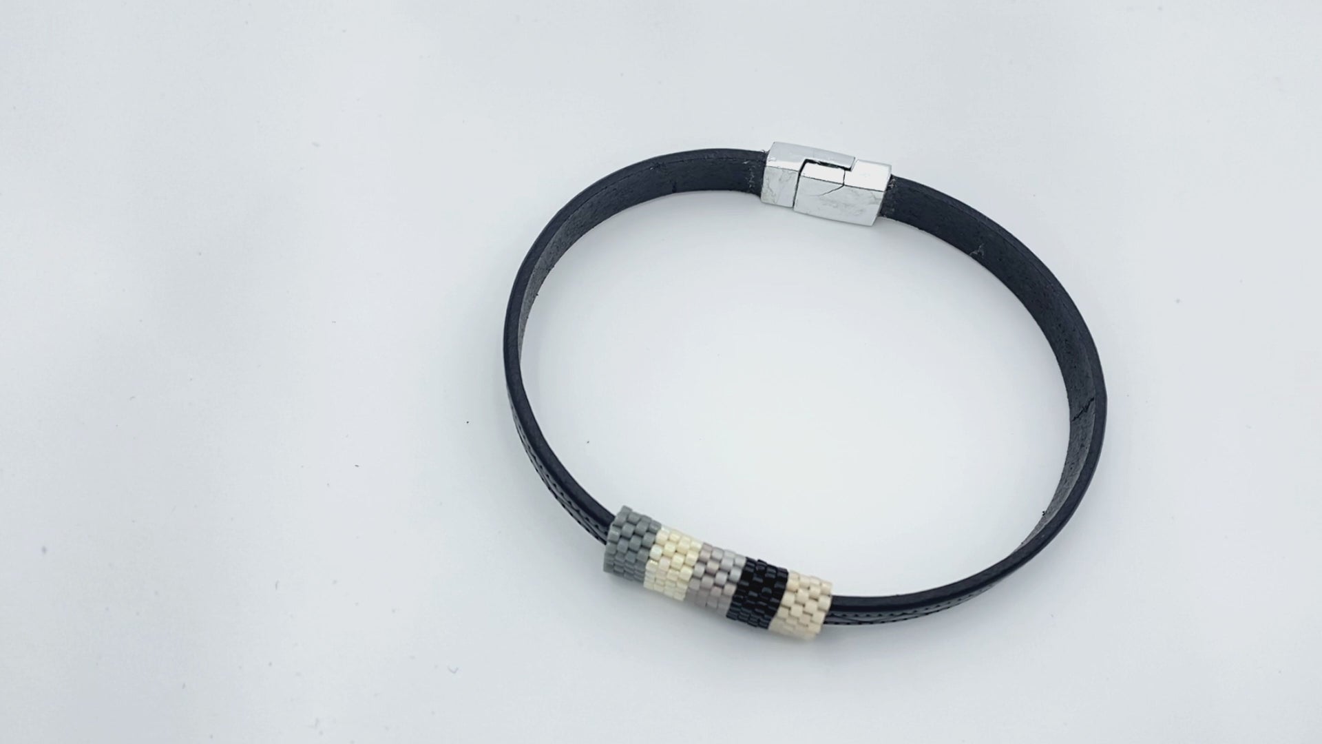 Handmade men's leather bracelet complimented with Peyote style inlay crafted from Japanese beads Miyuki - Ornamentico shop