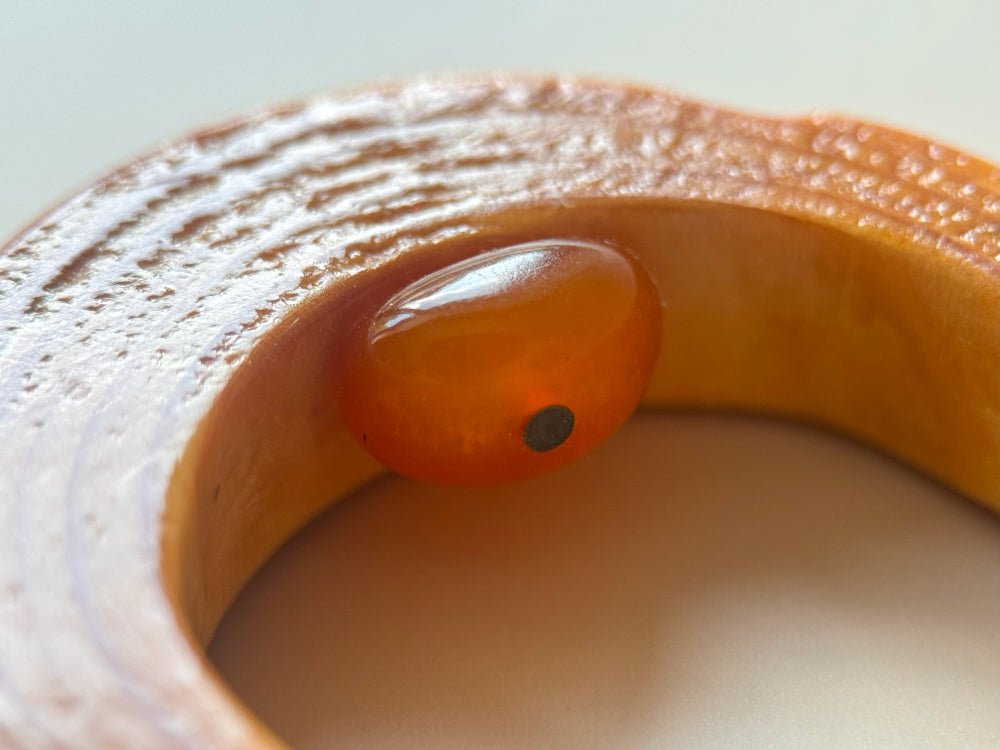 Wooden pendant with amber, crafted from polished and lacquered beech wood - Ornamentico shop