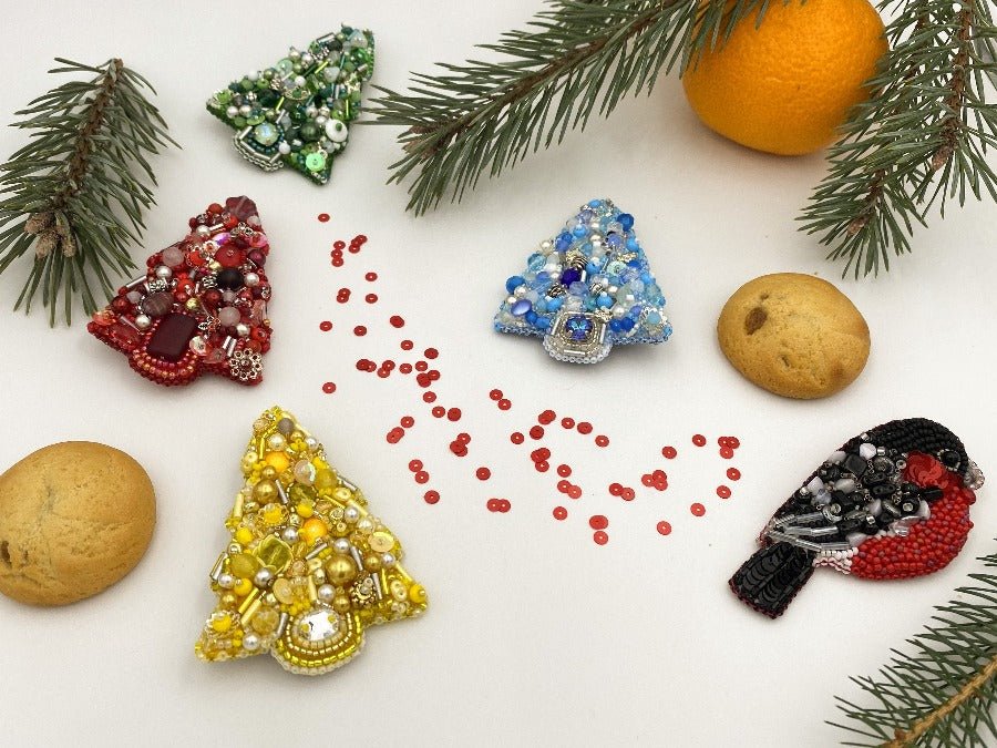 Handmade brooch in the shape of Xmas tree "Red Christmas Tree" - Ornamentico shop