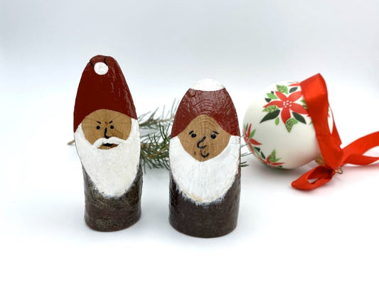 Handcrafted small wooden figurines of two Santas - Ornamentico shop
