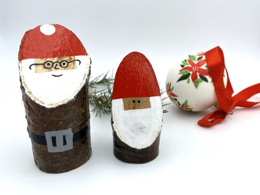 Handcrafted small wooden figurines of two Santas - Ornamentico shop