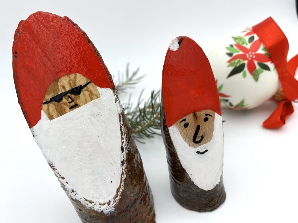Handmade small wooden figurines of two superstar Santas - Ornamentico Shop