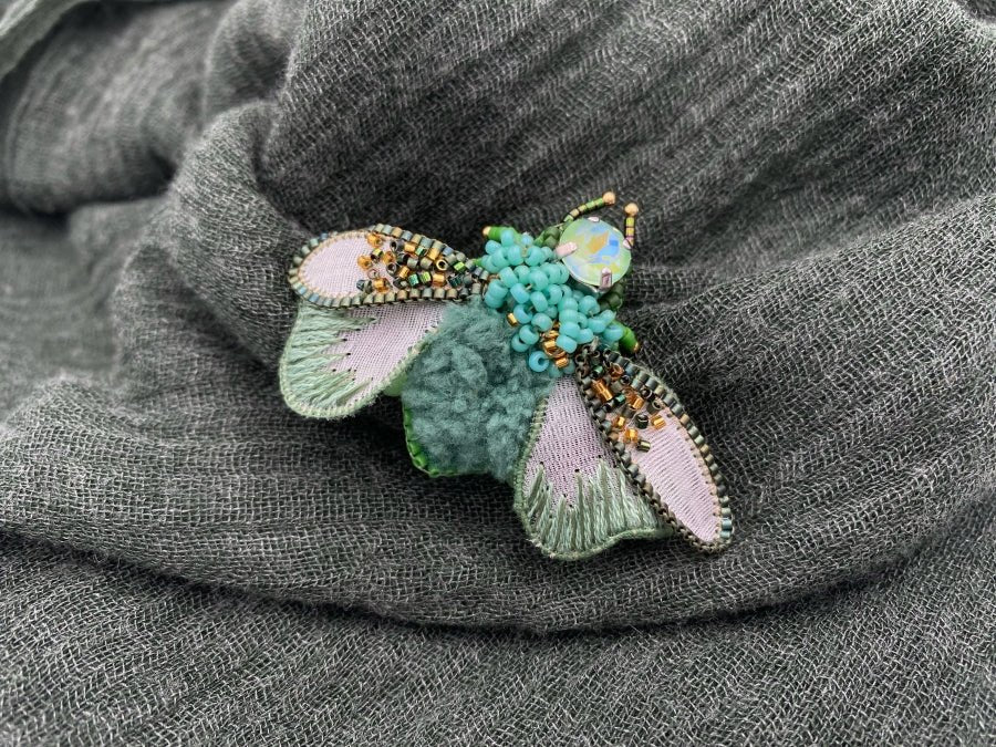 Handmade brooch made of beads, embroidery and rhinestones - Ornamentico shop