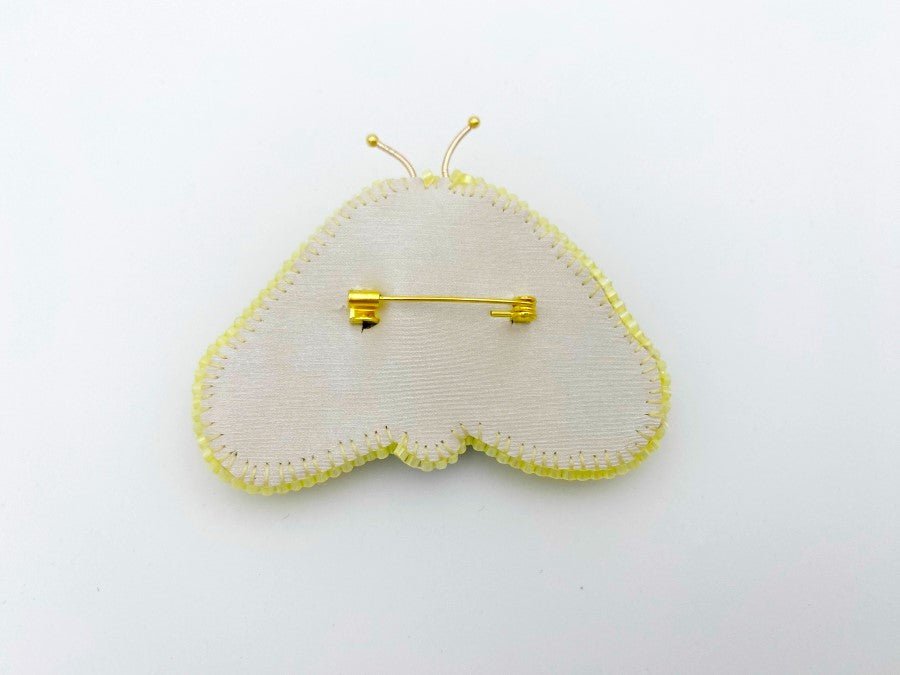 Handmade brooch made of beads, sequins and rhinestones - Ornamentico shop