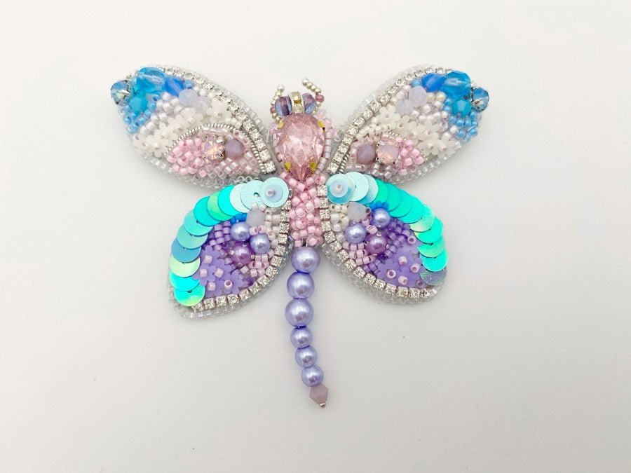 This handmade brooch in a shape of dragonfly is the perfect thing to add a touch of elegance to any outfit - Ornamentico shop