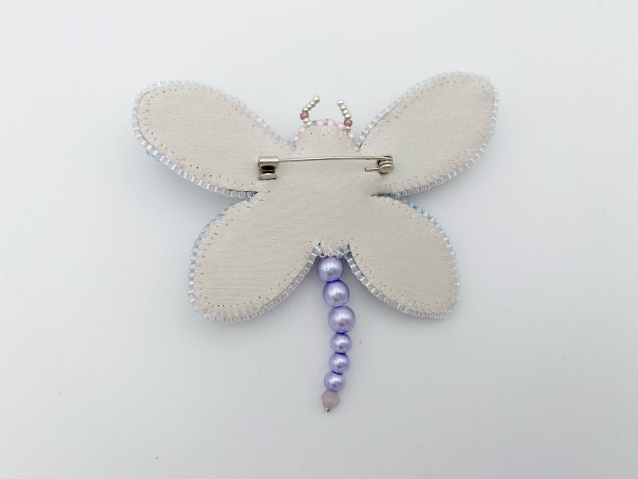 This handmade brooch in a shape of dragonfly is the perfect thing to add a touch of elegance to any outfit - Ornamentico shop