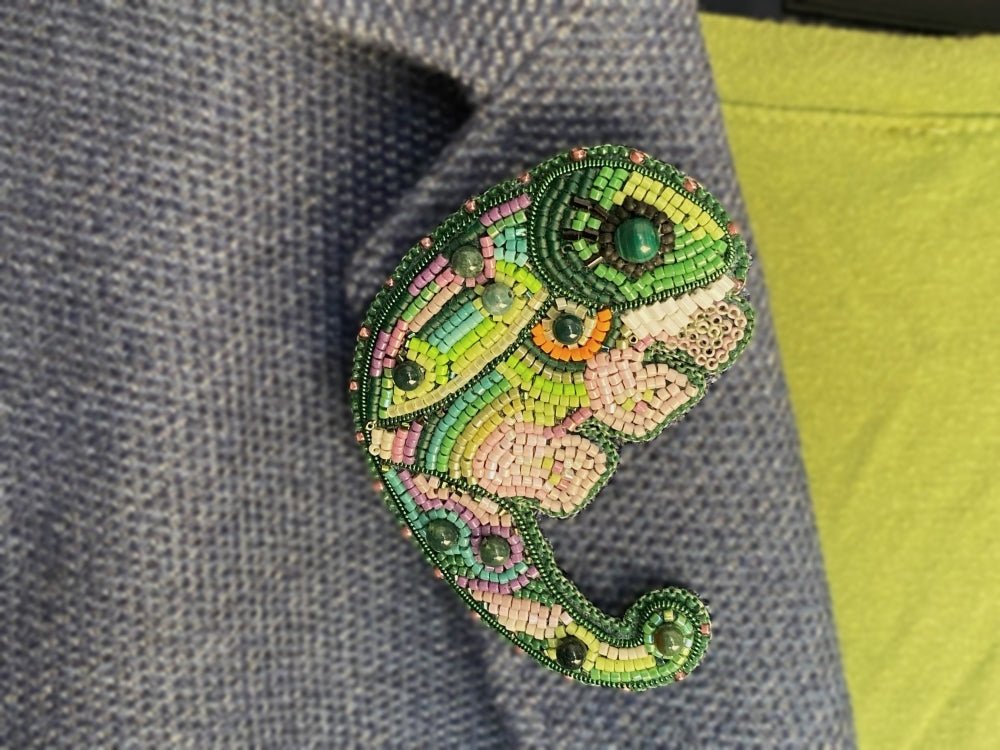 Handmade brooch "Chameleon" made of glass beads, Miyuki beads and malachite stone bead - Ornamentico shop