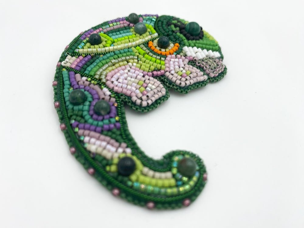 Handmade brooch "Chameleon" made of glass beads, Miyuki beads and malachite stone bead - Ornamentico shop