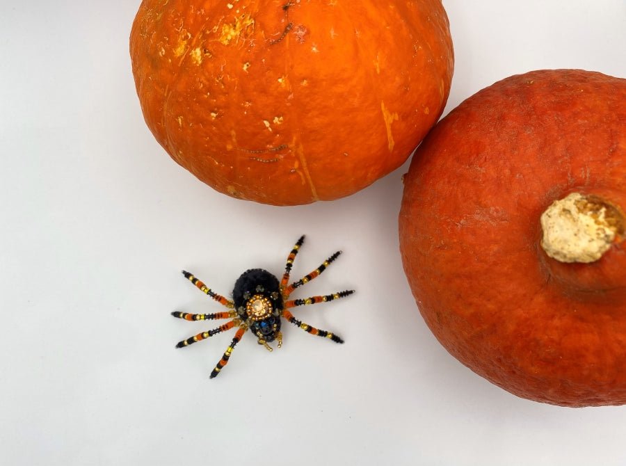 Handmade brooch in the shape of a spider made for Halloween collection - Ornamentico shop