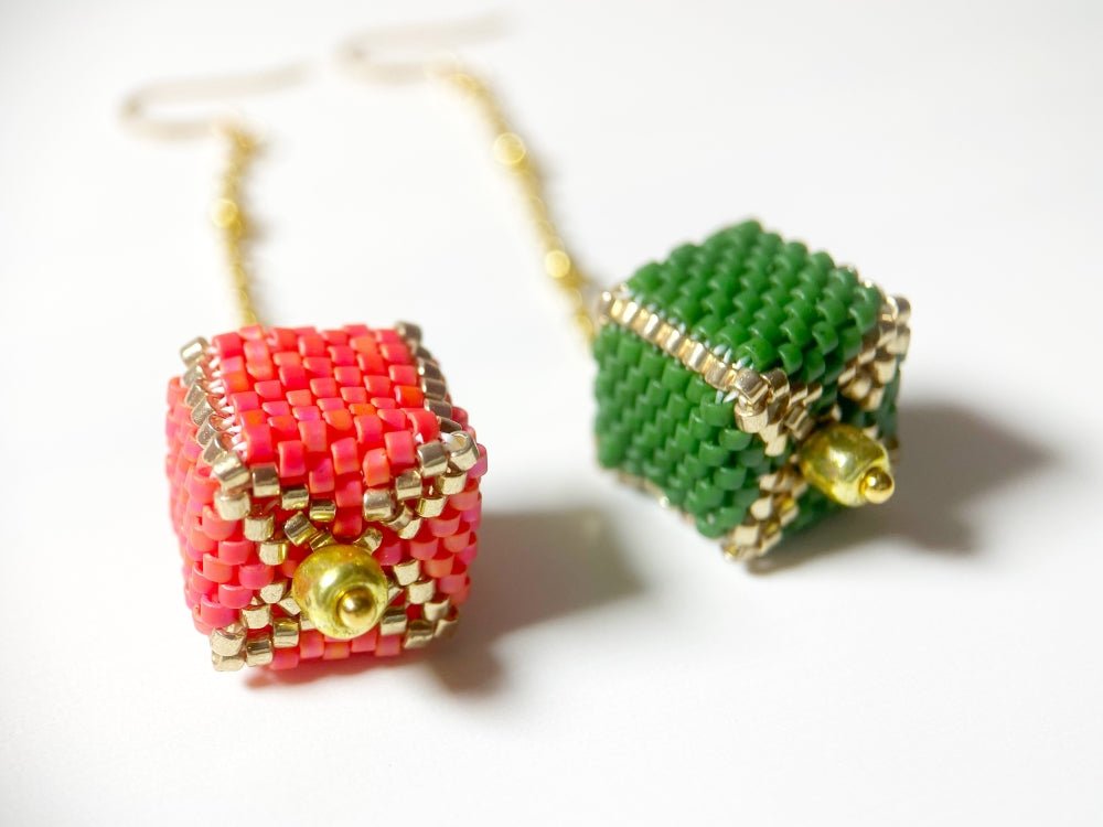 Handmade dangle earrings with two cubic beads made in peyote technique placed on a golden chain - Ornamentico shop