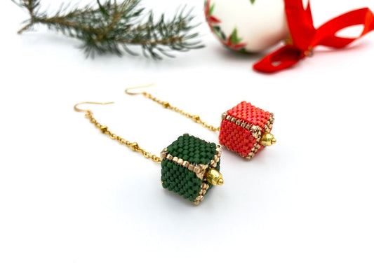 Handmade dangle earrings with two cubic beads made in peyote technique placed on a golden chain - Ornamentico shop