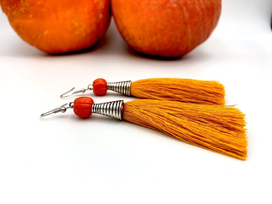 Handmade earrings with tassel with silver caps and pumpkin beads - Ornamentico shop