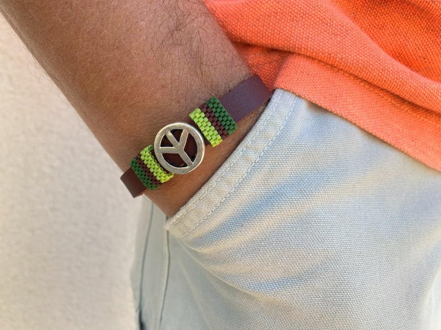 Handmade leather men's bracelet decorated with beaded inlays and peace sign sliding bead - Ornamentico shop