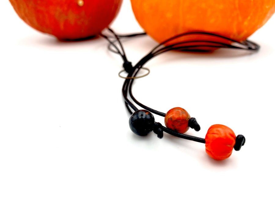 Handmade necklace  in lariat style with orange, black and pumpkin-shaped beads from polymer clay - Ornamentico shop