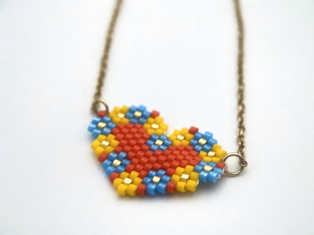 Handmade necklace with embedded heart-shaped pendant beaded from Japanese Miyuki beads - Ornamentico shop