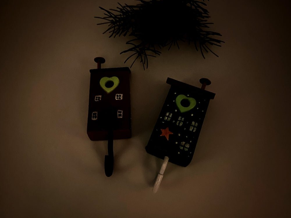 Wooden hook with colorful hand-painted houses - Ornamentico shop