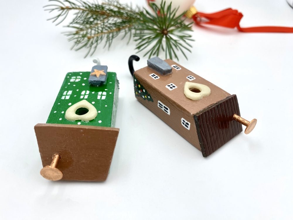 Wooden hook with colorful hand-painted houses - Ornamentico shop