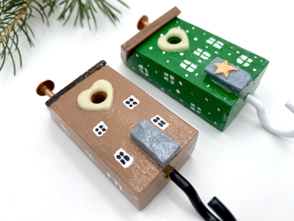 Wooden hook with colorful hand-painted houses - Ornamentico shop