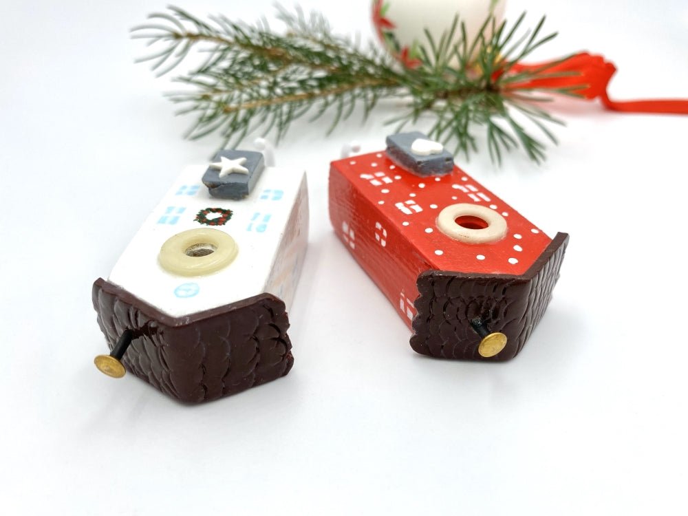 Two handmade wooden hooks in the shape of Christmas decorated houses - Ornamentico shop