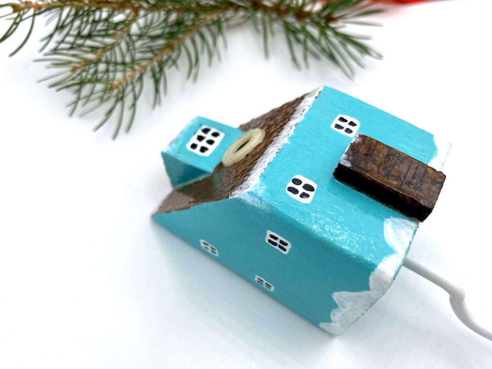 Handmade wall-mounted wooden hook in the shape of a turquoise house - Ornamentico shop