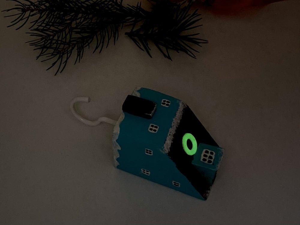 Handmade wall-mounted wooden hook in the shape of a turquoise house - Ornamentico shop