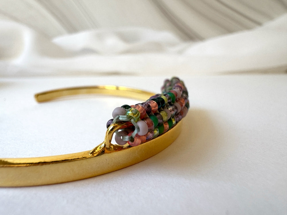 Gold-plated Indian Corn Linear bracelet with a narrow band of multicolored TOHO glass beads in green, pink, plum, copper and yellow - Ornamentico shop