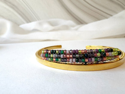 Gold-plated Indian Corn Linear bracelet with a narrow band of multicolored TOHO glass beads in green, pink, plum, copper and yellow - Ornamentico shop