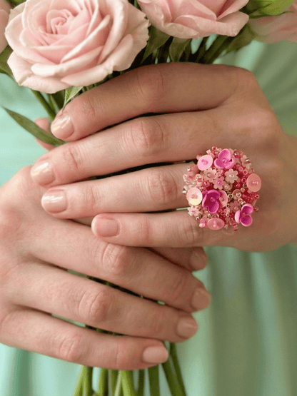 Handmade volume-beaded statement ring with floral design, polymer clay & sequins in pink hues - Ornamentico shop