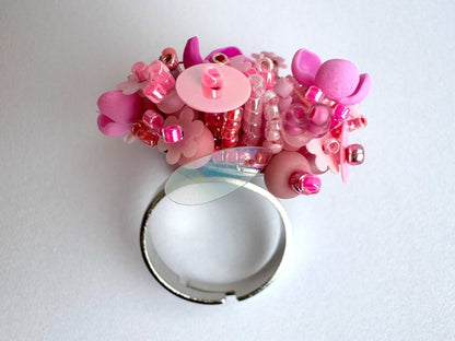 Handmade volume-beaded statement ring with floral design, polymer clay & sequins in pink hues - Ornamentico shop