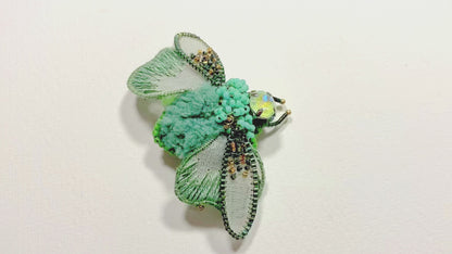 Handmade brooch made of beads, embroidery and rhinestones - Ornamentico shop