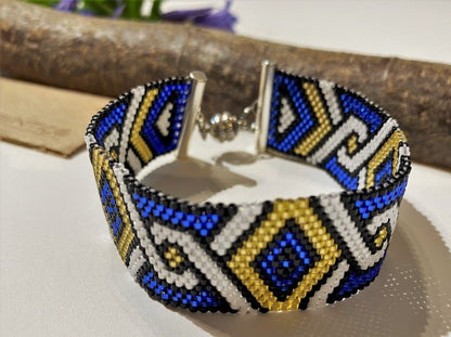 This bracelet from beads Miyuki is hand made using Peyote technique - Ornamentico shop