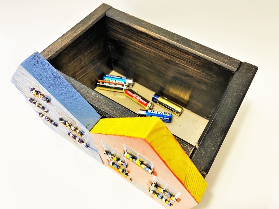 Hand painted wooden box for keeping small items shaped as a house. Wood, acrylic paints, varnish - Ornamentico shop