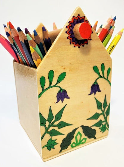 Hand-painted wooden pencil box, decorated with floral motives. Plywood, beech wood, acrylic paints - Ornamentico shop