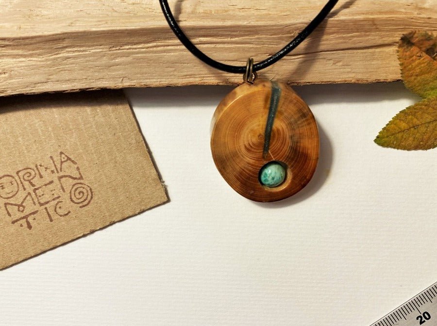 Handmade wooden pendant. Made of polished and lacquered beech wood with one Peruvian turquoise stone - Ornamentico shop