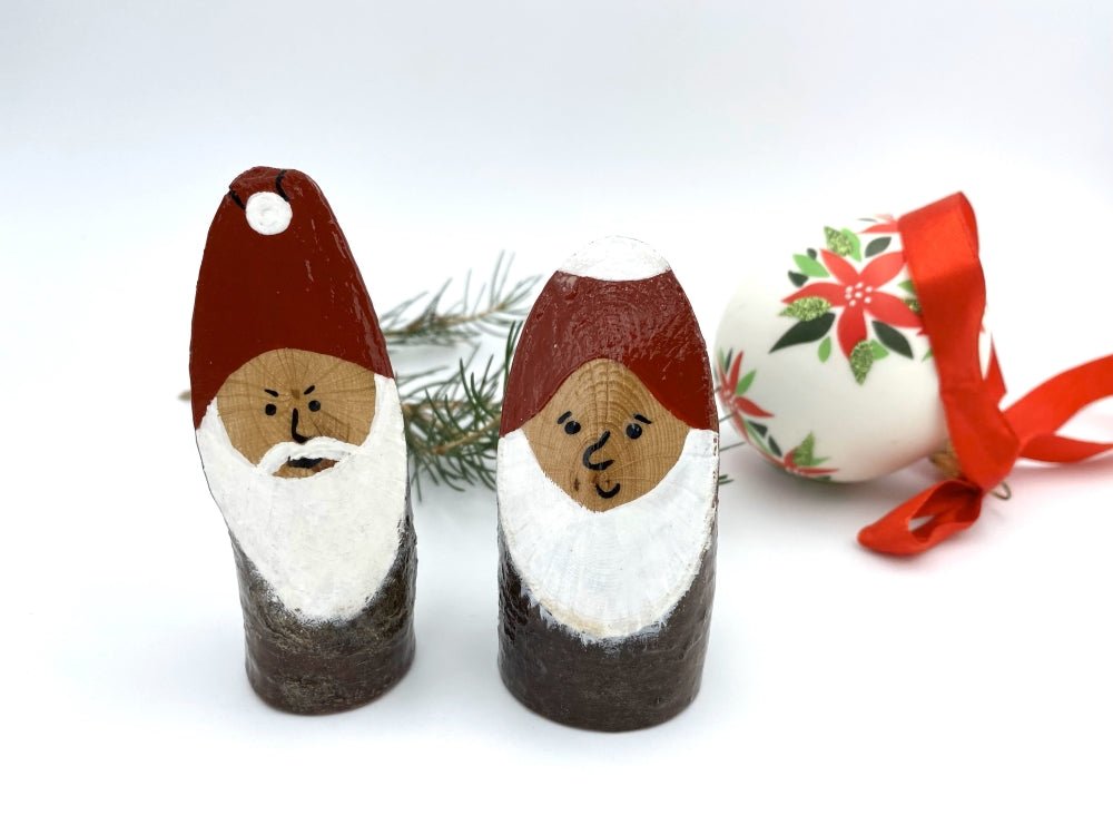 Handcrafted small wooden figurines of two Santas - Ornamentico shop