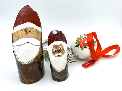 Set of two wooden figurines in the shape of thoughtful Santas - Ornamentico shop