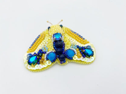 Handmade brooch made of beads, sequins and rhinestones - Ornamentico shop